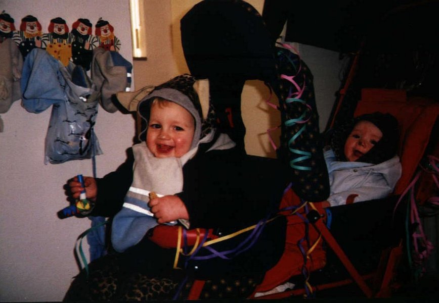 2001 02 Carnaval-op weg naar de optocht